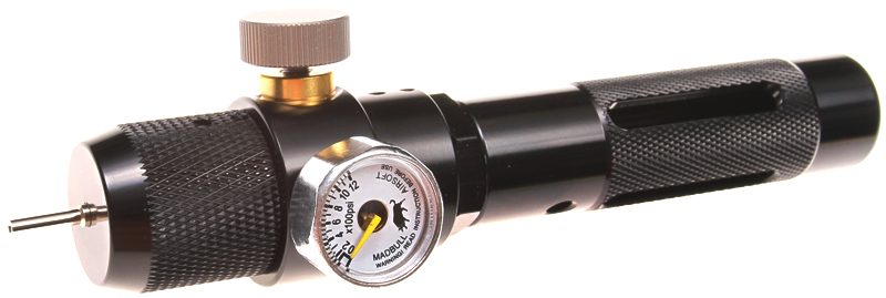 Töltő nyomásmérővel (12 g CO2 adapter), MadBull