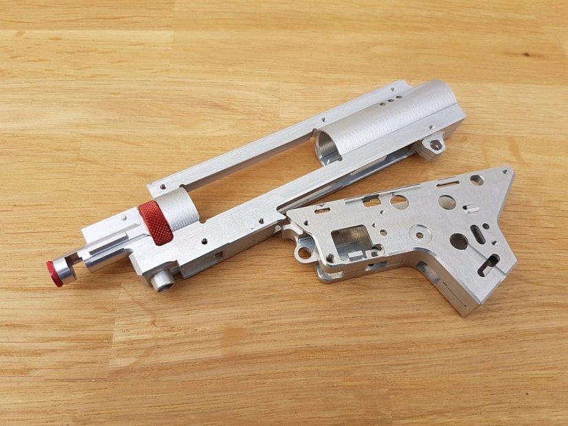 Gearbox v. 2, CNC, 8 mm, QSC, hop-up kamrával, Retro ARMS