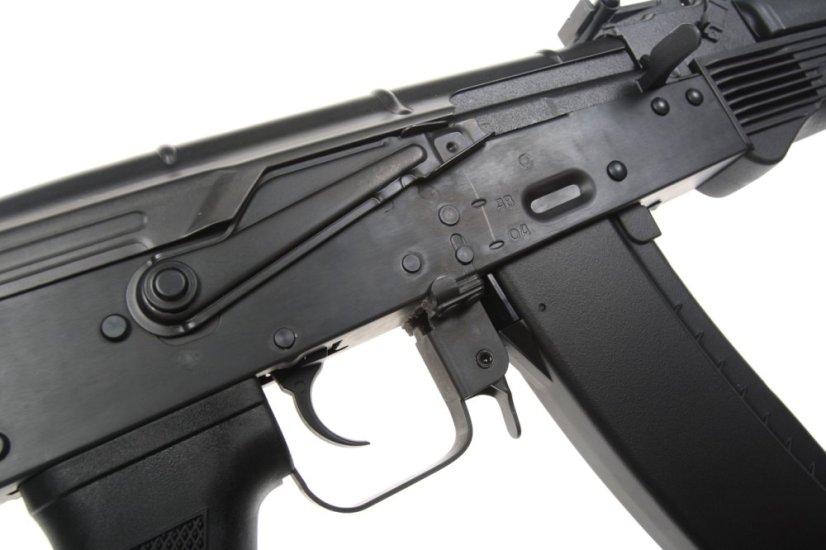 AK-105, teljes acél, Cyma Platinum, CM.053B