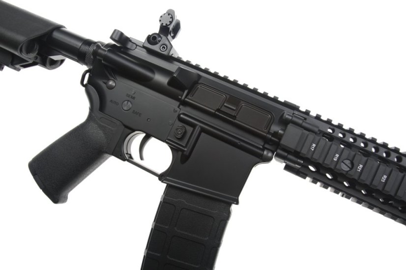 EMG Daniel Defense M4A1 RII, 12,5 inch, negro, Cyma Platinum, CM.105